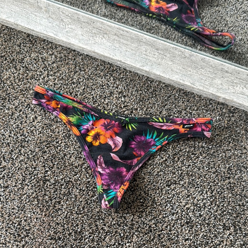 NWOT PINK thong